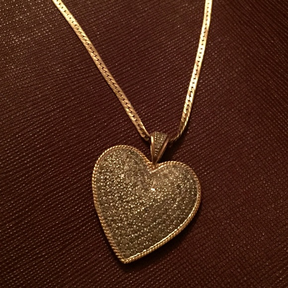 Diamond pendant on gold and gold chain - Picture 7 of 7